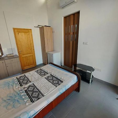Anna Guesthouse 10 Min Walk From The Beach Ларнака Екстер'єр фото