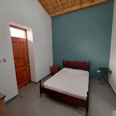 Anna Guesthouse 10 Min Walk From The Beach Ларнака Екстер'єр фото