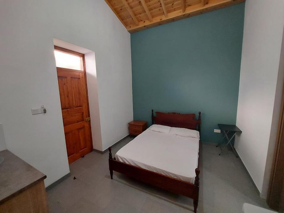 Anna Guesthouse 10 Min Walk From The Beach Ларнака Екстер'єр фото