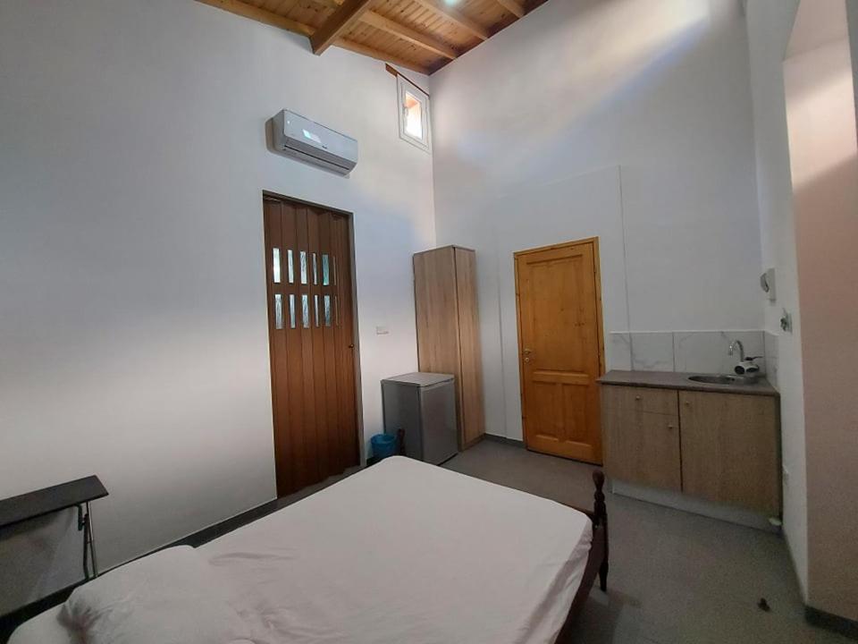 Anna Guesthouse 10 Min Walk From The Beach Ларнака Екстер'єр фото